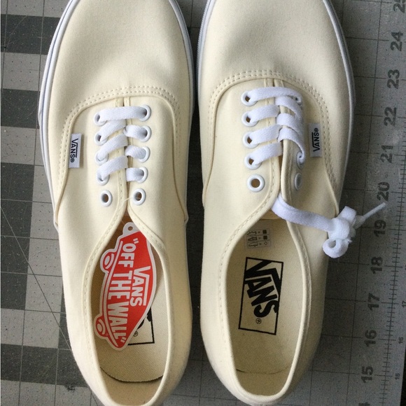 Vans Authentic Off White NIB - Picture 5 of 7